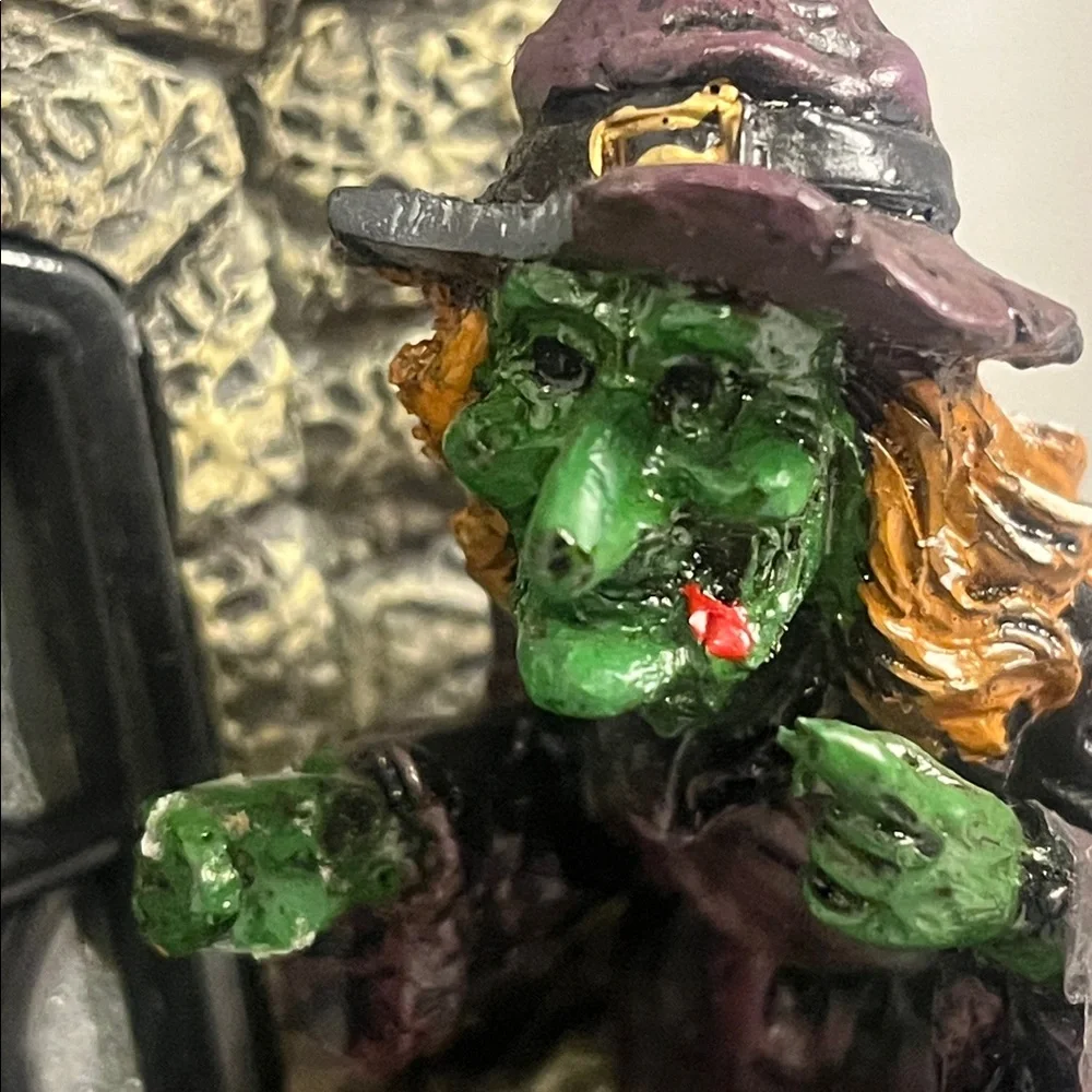 Spooky Village Fireplace W / Fog Light Up Party Decor